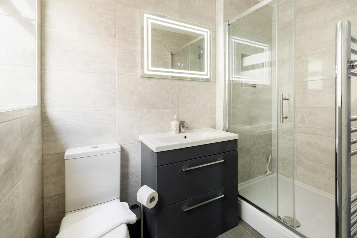 1-Bedroom Apartment In Leamington Spa With Free Parking المظهر الخارجي الصورة