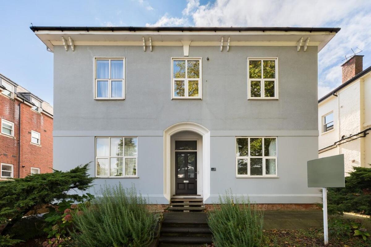 1-Bedroom Apartment In Leamington Spa With Free Parking المظهر الخارجي الصورة